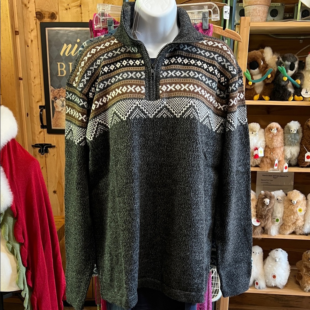 Men's Black and Brown Patterned Sweater ms057. Ptp small 22”. Medium 25”